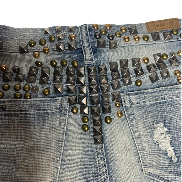 Blank NYC Distressed Studded Mini Denim Shorts 25 - Picture 11 of 15